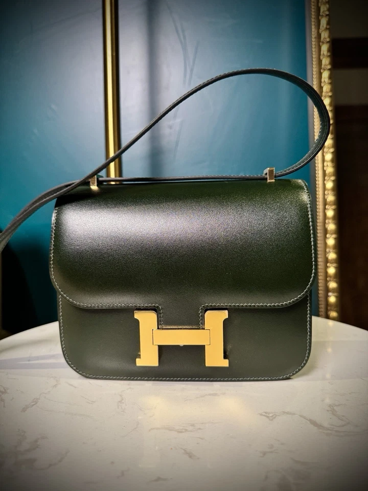 Hermes Constance Mini Espejo 18 Vert Foncé/Caja Verde Oscuro Cuero Dorado Herrajes Foto 1 de 4