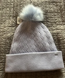 NWT NEW Lululemon Knit Pom Beanie Hat One Size OSFA MSRP $64.00 - Picture 1 of 4