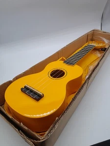 Mahalo U-30G Ukulele Yellow & Softcase - Picture 1 of 5