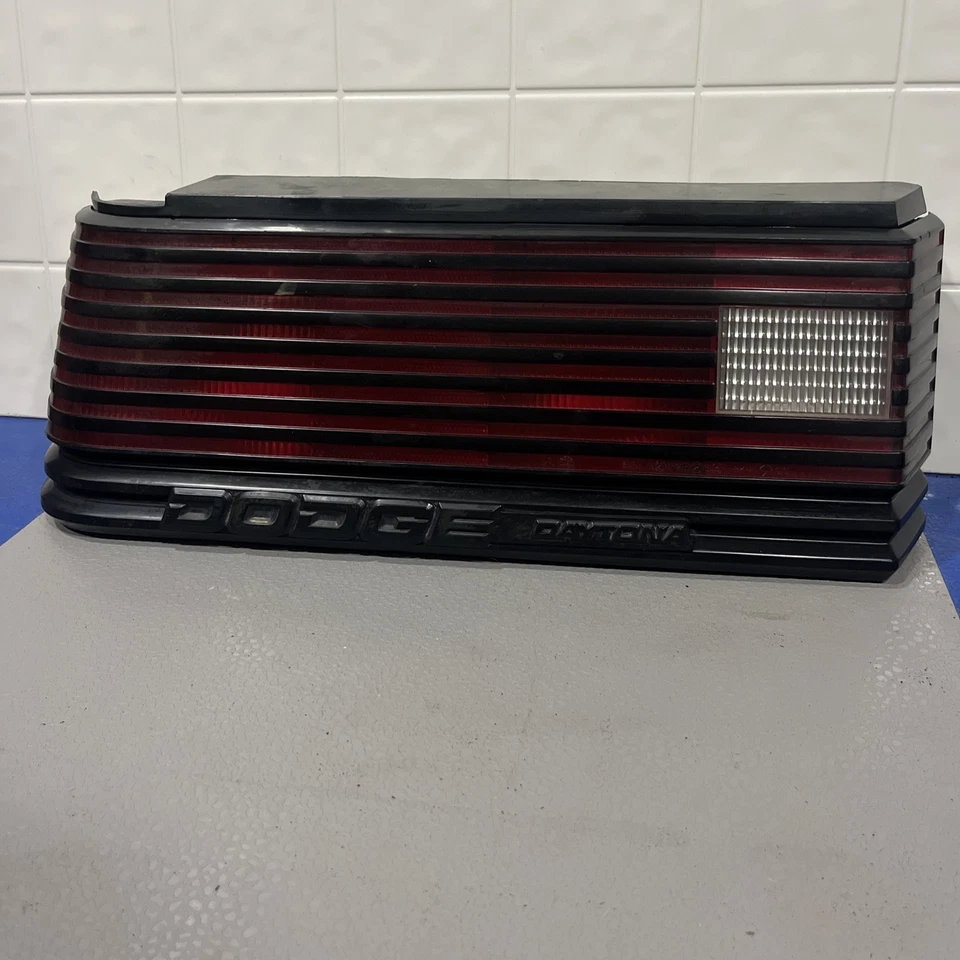 Conjunto de cola de conductor Mopar 1983-1986 Dodge Daytona Turbo Z. LH fabricante de equipos originales Foto 1 de 4