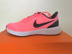 Nike Revolution 5 GS Damen Mädchen Sneaker - Sunset Pulse/White BQ5671 602 UK 4 - Bild 1 von 12