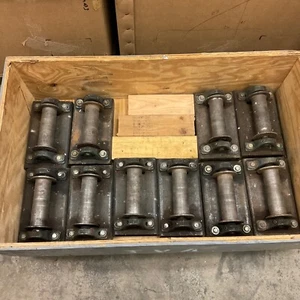 LOTE (4) RODILLOS RIEL I-BEAM DE ALTA RESISTENCIA 2” DIÁMETRO X 6” ANCHO CON COJINETE DE BRIDA ESQUIVAR - Imagen 1 de 8