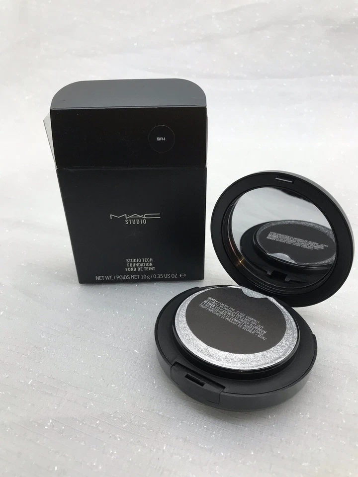 Mac Studio Tech Foundation Nw44 1 Oz