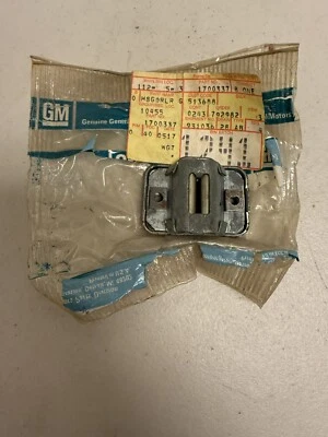 Корпус проверки дверного петля GM NOS 1976-87 Chevette 1982-87 Pontiac T1000 1700337 - Изображение 1 из 4