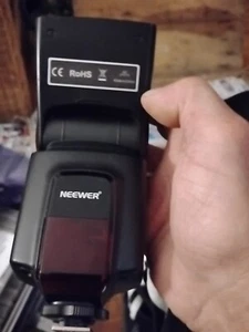 Neewer TT560 Flash Speedlite, Digital Camera Speedlight with Standard Hot Shoe - Picture 1 of 2