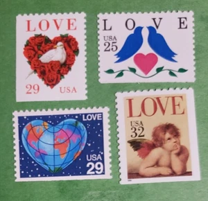 US MNH Postage Stamps - 4 Love Booklet Stamps - Picture 1 of 1