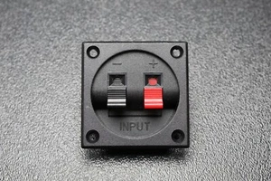 (1) SQUARE JACK TERMINAL CUP SCREW SPEAKER SUBWOOFER BOX SPRING LOADED TCSS - Picture 1 of 3