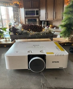 Epson PowerLite L610U H901A Wireless Laser 6000 Lumens LCD Projector - Picture 1 of 1