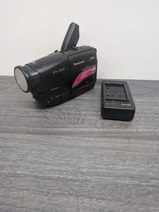 Panasonic RX11 VHS-C Movie Camera - Black - Spares Or Repairs - Picture 1 of 14