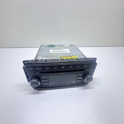 Rádio estéreo Chrysler Dodge Jeep 2007-2013 display FM CD player P05107095AJ FABRICANTE DE EQUIPAMENTO ORIGINAL - Imagem 1 de 4