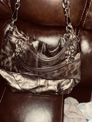 Bolso de hombro Coach Madison Sophia de cuero metálico con billetera Foto 1 de 4