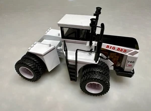 1/64 Big Bud 740 4WD Tractor W/ Triples Yellow Engine - Foto 1 di 6