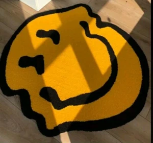Trippy High Rug Smiley Face Handmade Tufted | Purple Smiley Face | That 70s Matt - Picture 1 of 1