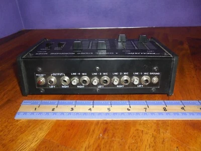 Realistic 4 Channel Stereo Microphone Mixer #32-1105, battery operated - Image 1 of 4