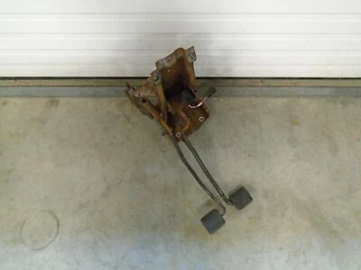 Jeep Wrangler YJ 1991-1995 OEM Embrague de freno Conjunto de pedal estándar ENVÍO GRATUITO Foto 1 de 3