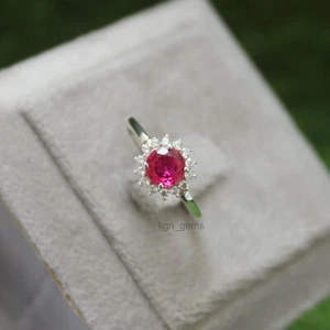 Beautiful Ruby Lab Created Gemstone Handmade Jewelry 925 Sterling Silver Ring - Picture 1 of 7