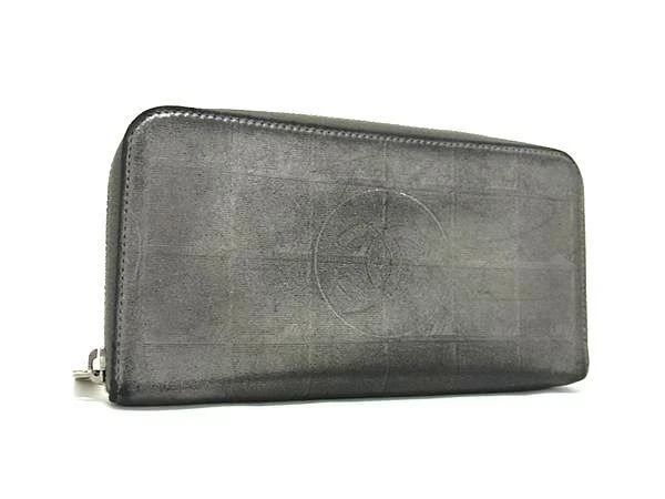 CHANEL New Travel Line Wallet - Grey Leather Unisex Coco Mark Silver Hardware - Image 1 of 4