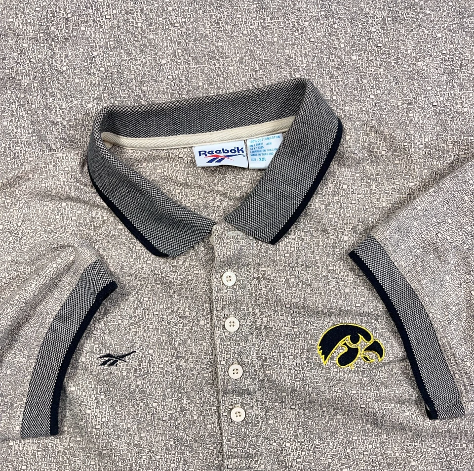 Camisa Polo De Colección Iowa Hawkeyes Hombres XXL 2XL Marrón Reebok Años 90 Y2K Rugby Adulto * Foto 1 de 4