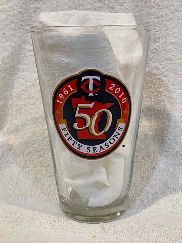 RARE 2010 Minnesota Twins 50 Seasons Target Field Roof Deck Pint Glass, NICE! Cover
