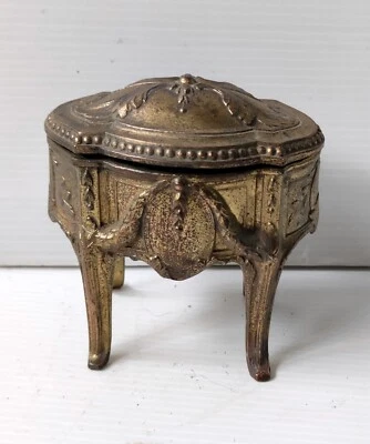 BOITE A BIJOUX CAPITONNEE REGULE DORE STYLE LOUIS XVI ANCIEN FORME COMMODE - Photo 1/4