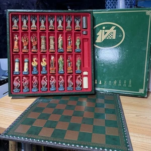 ItalFama Italian Chess Pieces Water Vs Fire Handpainted Resin $400 MSRP USA ๐บ๐ธ - Picture 1 of 9