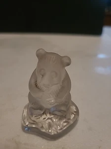 Vintage Goebel 24% Crystal Collection mattierter Eisbär Figur auf Sockel - Bild 1 von 1