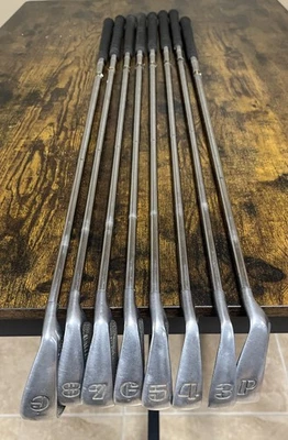 VTG Golf Clubs (7) Spalding Executive Iron Set 4 - PW Steel Medium Flex RH - Image 1 of 4