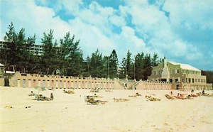 People on Elbow Beach Bermuda Surf Club Bathing Hotel Vintage Postcard  - Picture 1 of 2