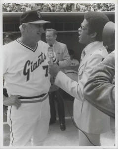 Original Type 1 1979 Hank Sauer San Francisco Giants 8x10 Desprois Press Photo - Picture 1 of 2
