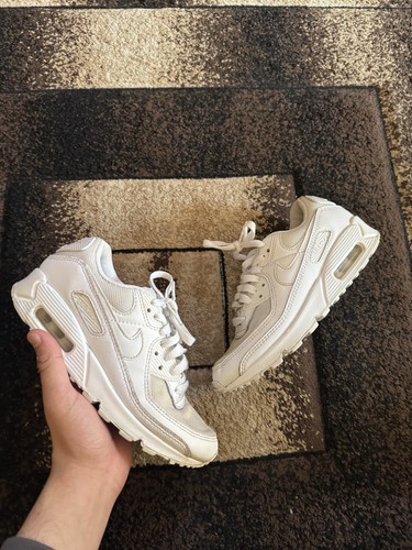 Nike Air Max 90 bianche UK 4 spedizione veloce ?