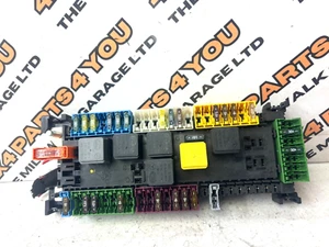 MERCEDES GL350 X166 AMG 2013 FRONT FUSE RELAY BOX A0025428019 - Picture 1 of 8