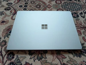 Windows Surface Laptop 2 - Picture 1 of 6