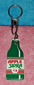keychain metal/plastique - APPLE SIDRA - Portugal - Picture 1 of 3