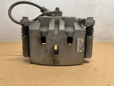 17-23 MONTAJE PINZA FRENO DELANTERO IZQUIERDO LADO CONDUCTOR CADILLAC XT5, LOTE OEM3305 Foto 1 de 4