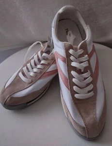 Sneakers By Tretorn NEW Size 9 - Picture 1 of 3