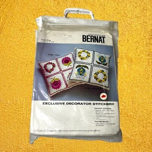 Vintage Crewel Embroidery Pillow Kit Creative Stitchery S 9092 Flower Ring NIP - Picture 1 of 12