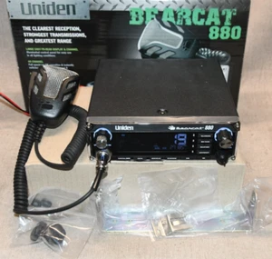 Radio CB Uniden Bearcat 880 40 canales ANIB - Imagen 1 de 3