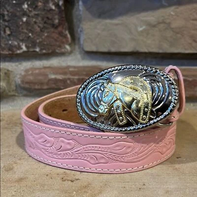 Cinto de couro rosa ocidental Nocona em relevo com fivela de cavalo prata - Imagem 1 de 4