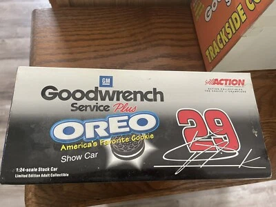 KEVIN HARVICK #29 GM Goodwrench Service Oreo 2001 Monte Carlo 1:24 Diecast LE - Imagem 1 de 3