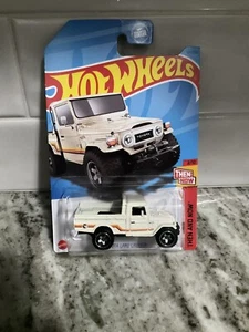 2023 Hot Wheels Treasure Hunt Toyota Land Cruiser ERROR ON BODY & RIVET - Picture 1 of 6