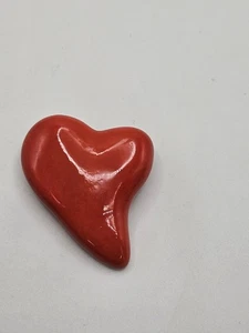 Vintage Papagei Perlen rot Keramik Herz Brosche Anstecknadel signiert  - Bild 1 von 8