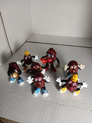 Lote de 7 figuras vintage de pasas de California música, patinaje, cuerno, San Valentín Foto 1 de 4