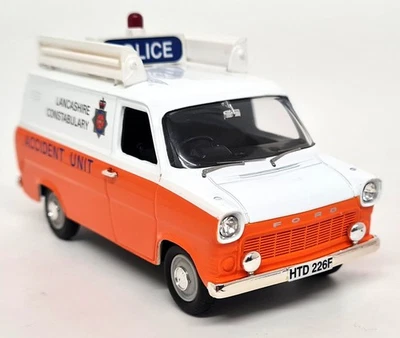 Vanguards 1/43 Ford Transit MK1 Lancashire Accident Unit Police Metal Model Car - Image 1 of 4