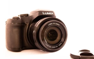 Panasonic DC-FZ82D Appareil photo numérique 18.1 Mill. pixel Zoom optique: 60 x - Photo 1/5