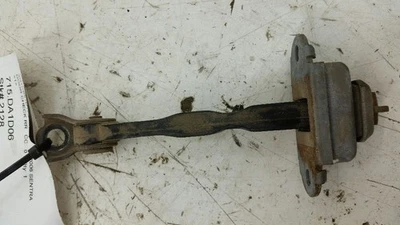 Tapón de bisagra trasera pasajero derecho Nissan Sentra 2005 2006 Foto 1 de 2