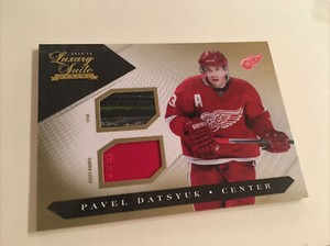 2010-11 LIXURY SUITE PAVEL DATSYUK STICK JERSEY PATCH 2/10 SHARP