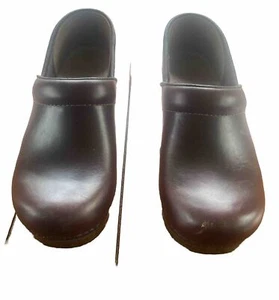 Dansko Women’s Size 39 Shoes - Picture 1 of 5