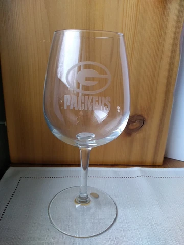 Green Bay Packers Wine Glass - Licensed NFL - Etched Logo  7-1/2"  EUC Cover