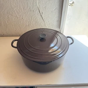 Vintage Le Creuset "H" 9 Quart Dutch Oven Braun Schmoreisen Frankreich EUC - Bild 1 von 3