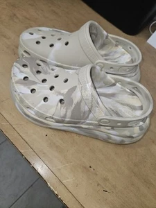 CROCS Classic CRUSH MARBLED Platform M7/W9 Excellent Condition - Picture 1 of 10